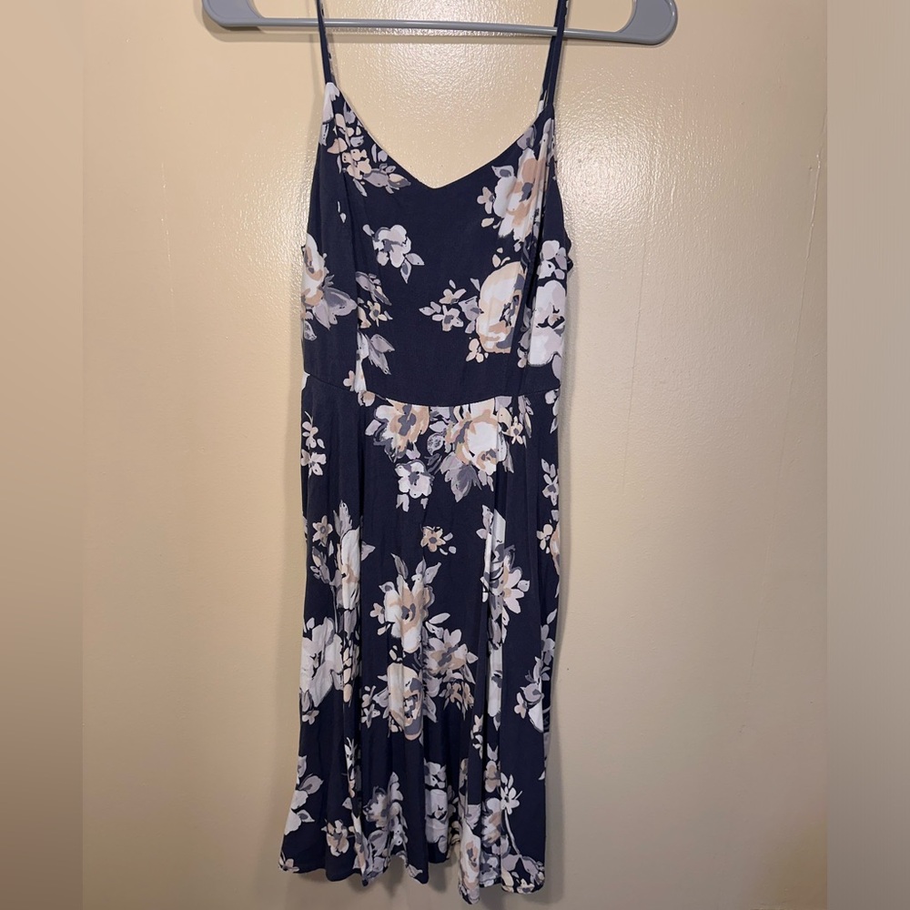 Old Navy floral dress, Size small.
(INV#A13)